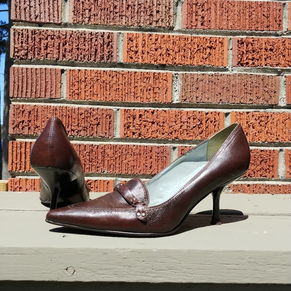 BCBG Paris Shoes - BCBG Brown leather heels